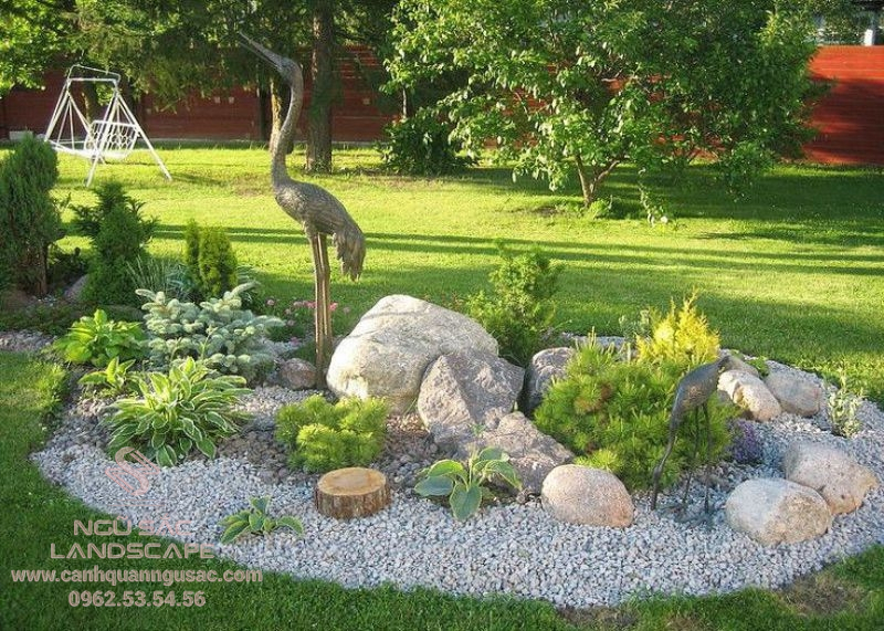 Dùng đá làm tiểu cảnh trang trí sân vườn